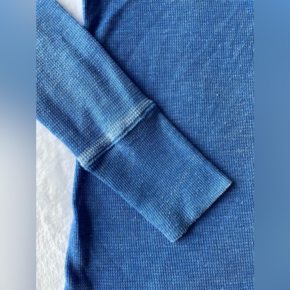 Blue Sweater American Eagle Size Small (S/P) | Lightweight & faded style - Picture 2 of 3